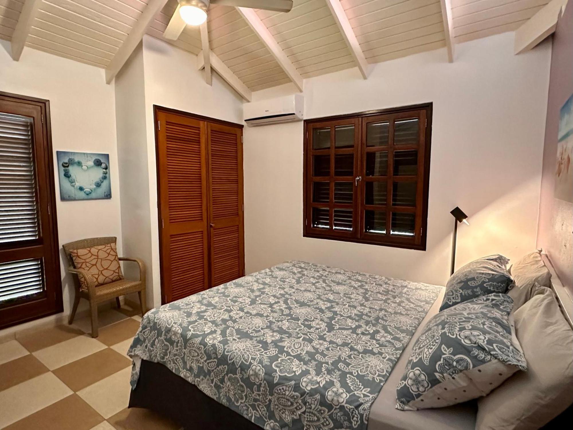 Blue Bay Beach Villas & Apartments 外观 照片